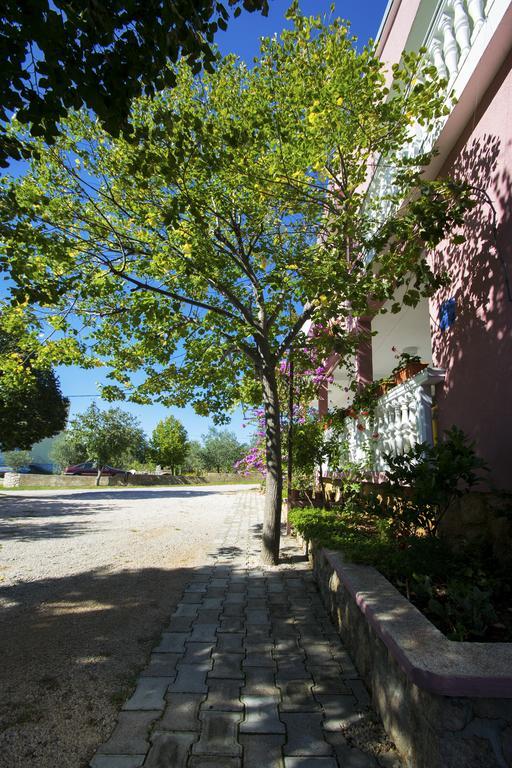 Apartments Zile Starigrad Paklenica Eksteriør bilde