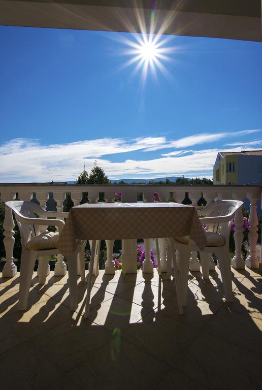 Apartments Zile Starigrad Paklenica Rom bilde