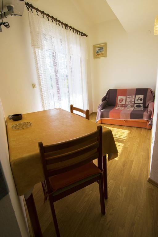 Apartments Zile Starigrad Paklenica Rom bilde