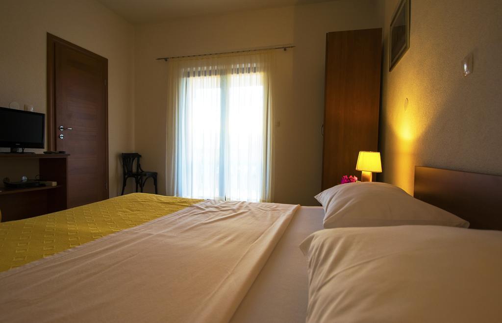 Apartments Zile Starigrad Paklenica Rom bilde