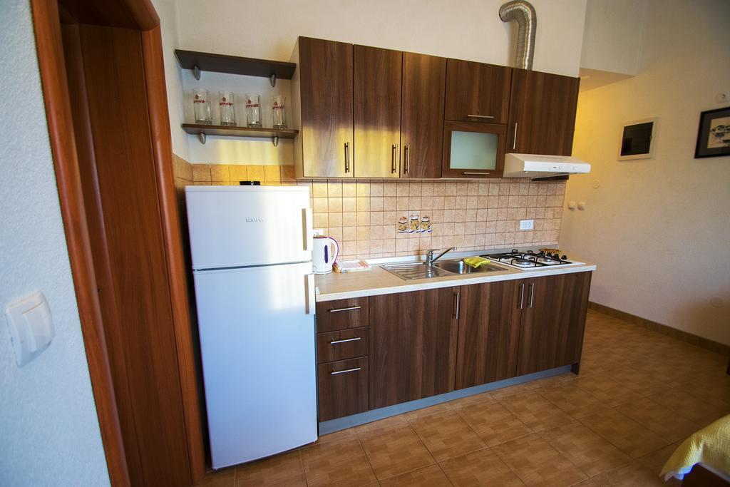 Apartments Zile Starigrad Paklenica Rom bilde