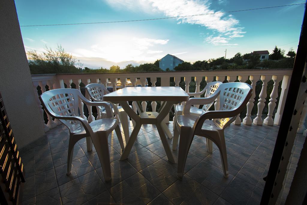 Apartments Zile Starigrad Paklenica Rom bilde