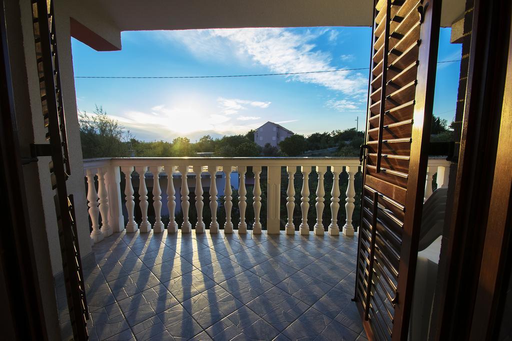 Apartments Zile Starigrad Paklenica Rom bilde