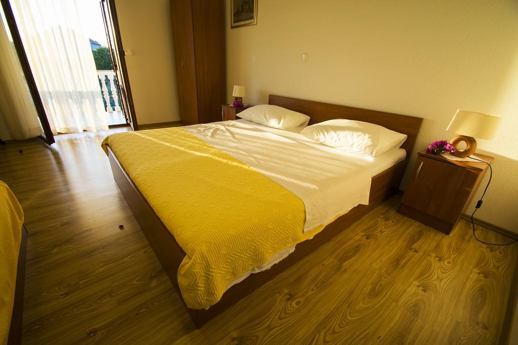 Apartments Zile Starigrad Paklenica Rom bilde