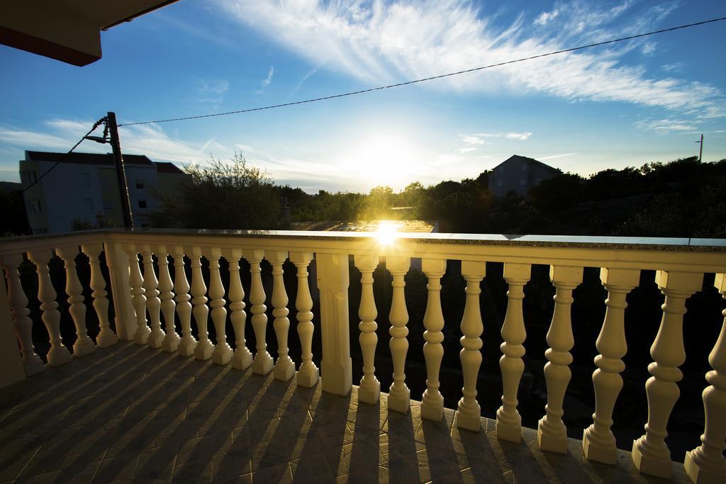 Apartments Zile Starigrad Paklenica Rom bilde