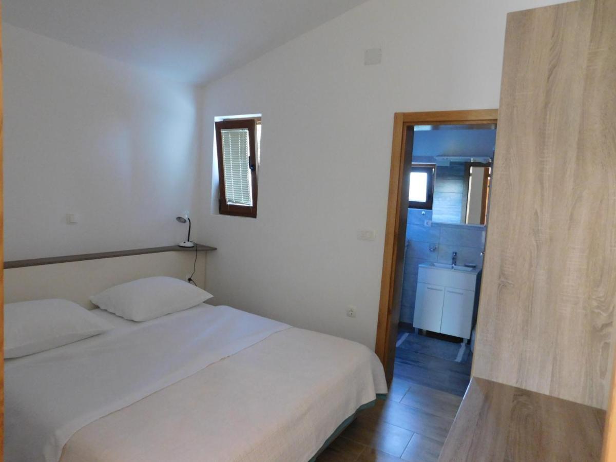 Apartments Zile Starigrad Paklenica Eksteriør bilde